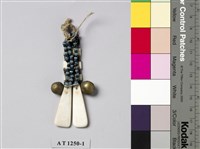 藏品(女子貝片銅鈴耳飾)的圖片